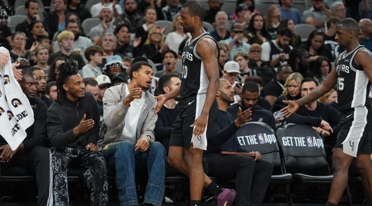 בארנס עם וומבניאמה