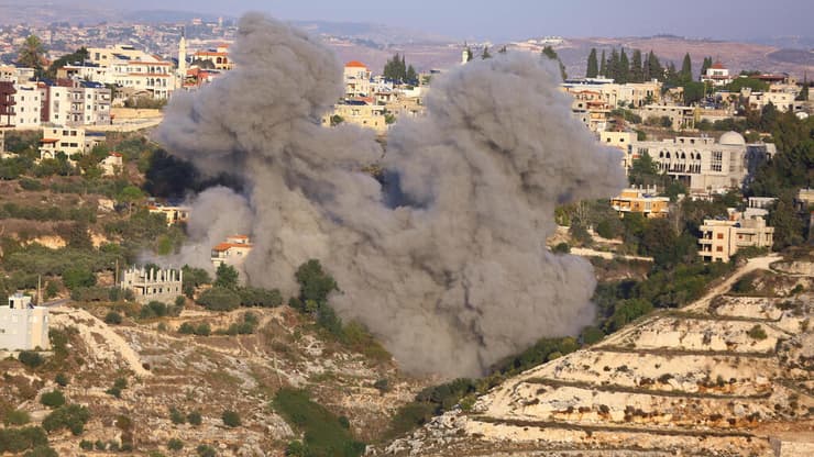 המדיניות הישראלית: לא להמתין להתגברות הפרות חיזבאללה - ולתקוף בעוצמה (צילום: REUTERS/Ali Hankir) תקיפות בכפר שחור, לבנון
