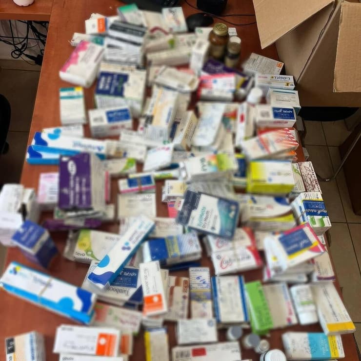 תרופות מסוכנות שנמצאו אצל בכיר לשעבר במנהל האזרחי שחשוד בסחר בהן