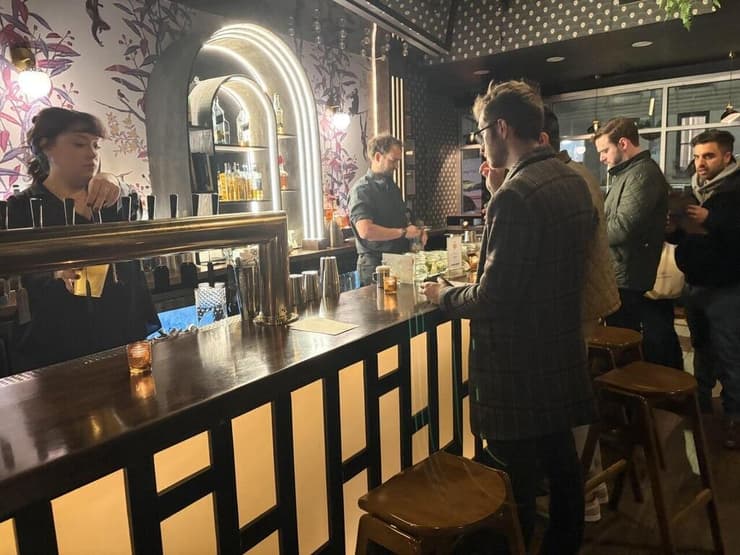 נו, לפחות לא עיצבו את האולם כמו גטו. קבלת הפנים במחזמר "סלאם פרנק" (צילום: דניאל אדלסון) קבלת הפנים במחזמר "סלאם פרנק"