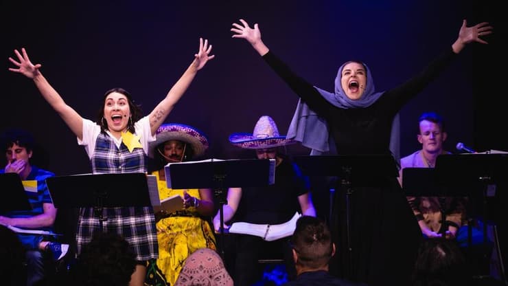 חילול זכר השואה? מתוך המחזמר "סלאם פרנק" (צילום: Noah Eberhart) מתוך המחזמר "סלאם פרנק"