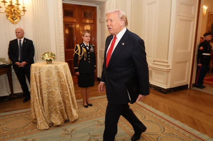 פגישת טראמפ ושורדי השבי בבית הלבן