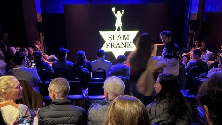 ברשותכם, בואו לא נדבר על 20 הדקות האחרונות. מתוך המחזמר "סלאם פרנק" (צילום: דניאל אדלסון) המחזמר "סלאם פרנק"