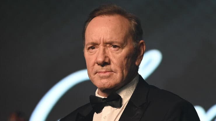 קווין ספייסי בהופעה בתל אביב