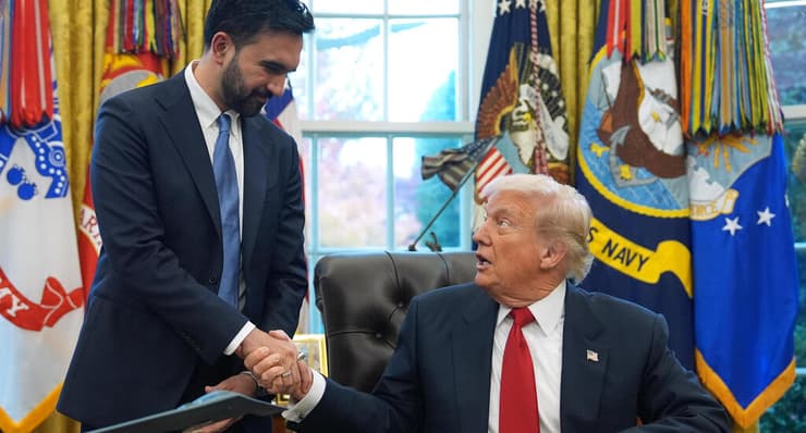 טראמפ במפגש מפתיע עם ראש העיר הנבחר של ניו יורק זוהראן ממדאני, שניצח למרות מאמציו של הנשיא למנוע זאת, 21 בנובמבר