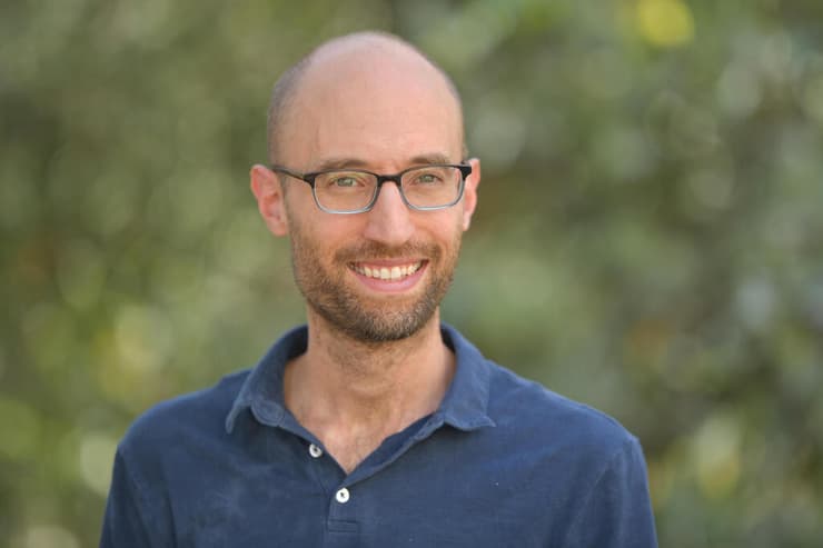  פרופ' רועי שוורץ