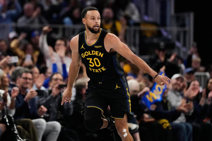 38 נקודות לא הספיקו. קרי (צילום: AP Photo/Godofredo A. Vásquez) קרי