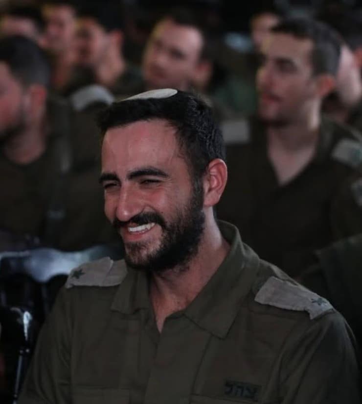 "הרעות ואחוות הלוחמים, מובילה לקשר שנשאר לכל החיים" (צילום: באדיבות המשפחה) רס"ן דביר ציון רווח ז"ל