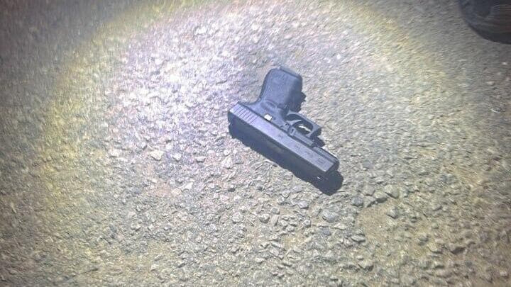 אקדח טעון שתפסה המשטרה ביפו