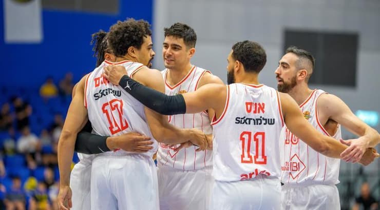 שחקני הפועל תל אביב (רועי כפיר) שחקני הפועל תל אביב