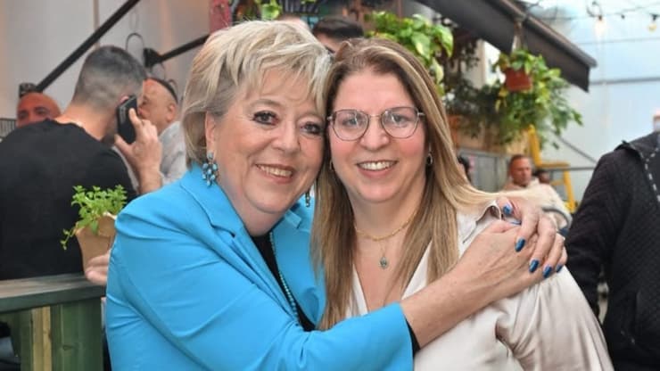 שירי חגואל ומרים פיירברג