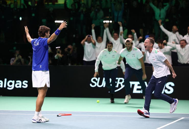 פלאביו קובולי חוגג