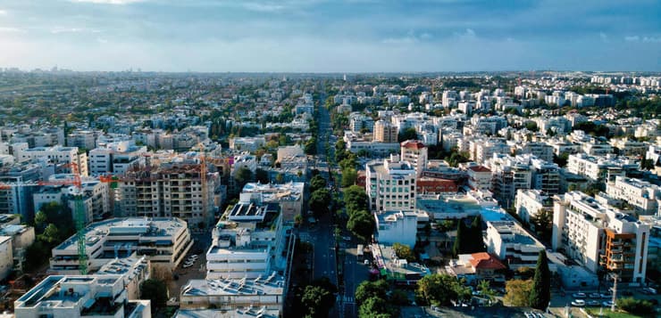 אחוזה ומרכז העיר במבט־על