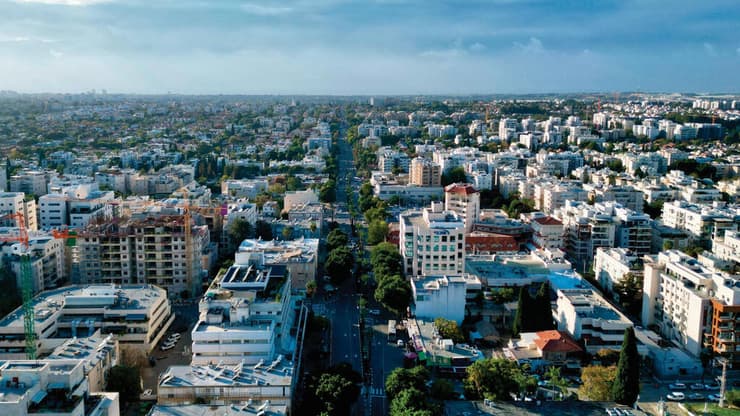 אחוזה ומרכז העיר במבט־על