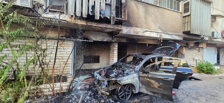  שריפה במבנה מגורים בחיפה, 4 לכודים חולצו