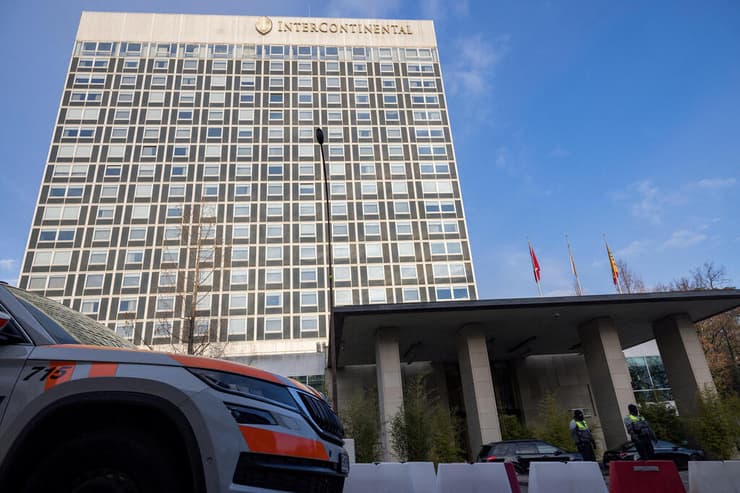 שווייץ ז'נבה מלון אינטרקונטיננטל שיחות לסיום המלחמה בין רוסיה ל אוקראינה