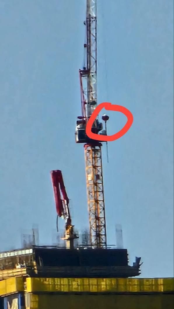 נער בן 15 מתבצר על מנוף בירושלים