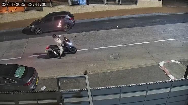 אופנוען ירה והשליך רימון לעבר בית בשוהם