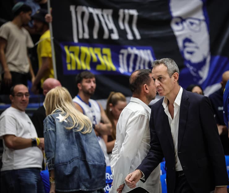 הכיסא עדיין מתנדנד. קטש (צילום: עוז מועלם) קטש