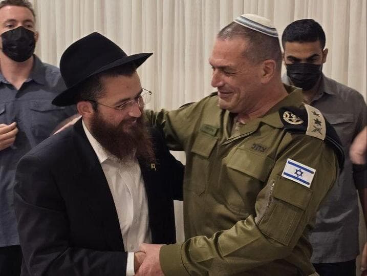 הרמטכ"ל אייל זמיר בחתונתו של מנחם קירשנזפט