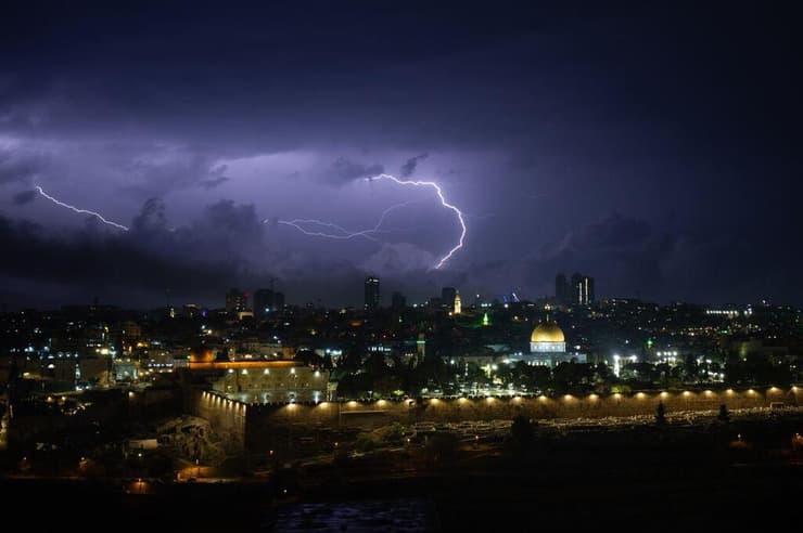סופת ברקים ורעמים בירושלים