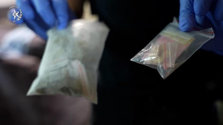 תיעוד: מעצרם של 26 חשודים בסחיטה באיומים, סחר והחזקת סמים 