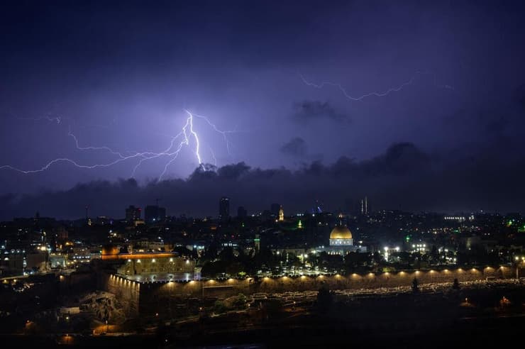 סופת ברקים ורעמים בירושלים