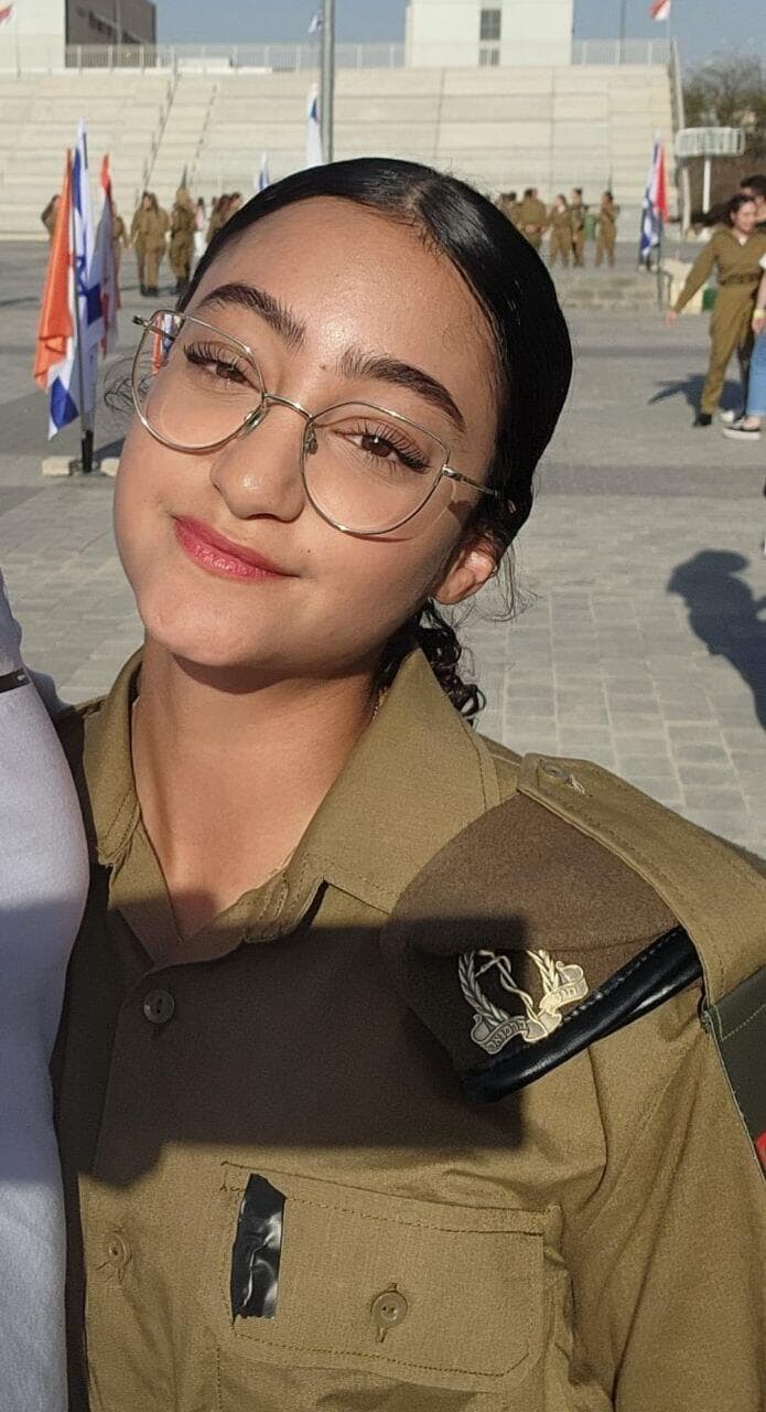 "לפעמים אני אומר לעצמי 'היה יכול להיות מעניין לעשות את המשמרת אמבולנס הזו עם שיר'". שיר ביטון ז"ל (תמונה: באדיבות המשפחה) שיר ביטון ז"ל