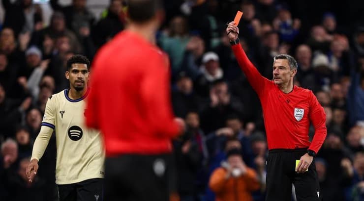 רונאלד אראוחו מורחק