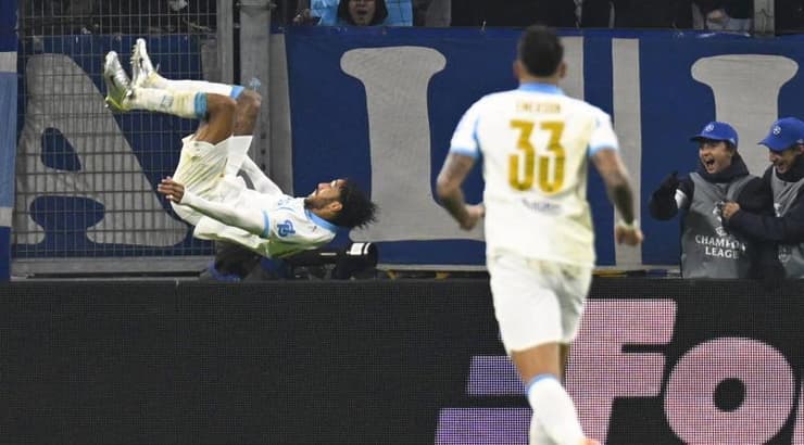 פייר אמריק אובמיאנג חוגג בסלטה