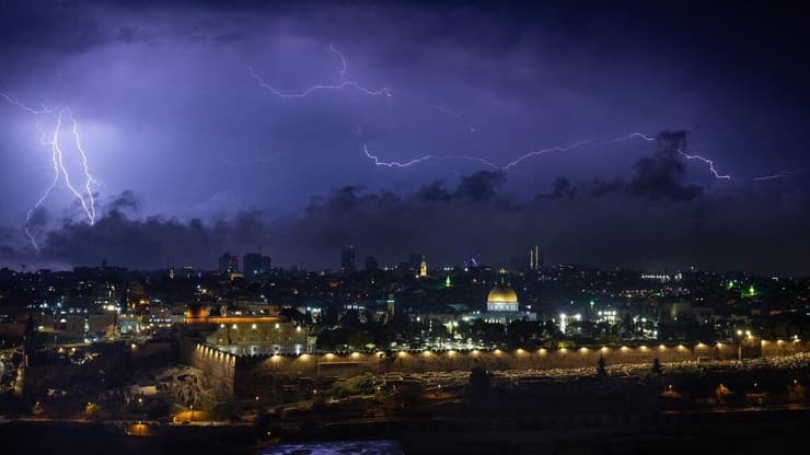 סופת ברקים ורעמים בירושלים