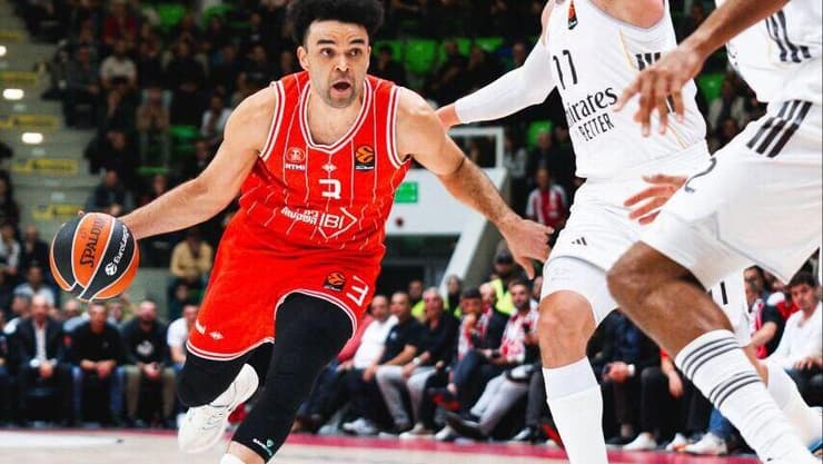 יערכו איתו שיחות. אלייז'ה בראיינט (צילום: הפועל ת"א ) הפועל ת"א אלייז'ה בראיינט - ריאל מדריד