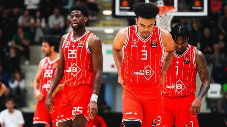 ללא ישראלים. שחקני הפועל ת"א מאוכזבים, אתמול (צילום: הפועל ת"א) הפועל ת"א אלייז'ה בראיינט - ריאל מדריד