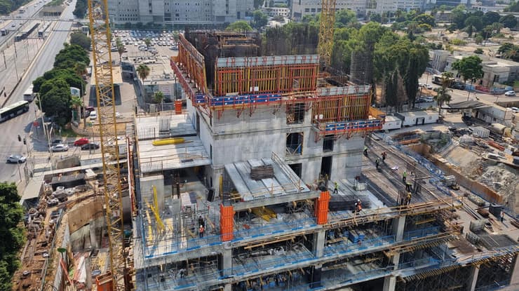 "הגדלה של מכסת העובדים הזרים היא אקוטית לענף " אתר בנייה במרכז הארץ (צילום: אורי חודי) "הגדלה של מכסת העובדים הזרים היא אקוטית לענף " אתר בנייה במרכז הארץ