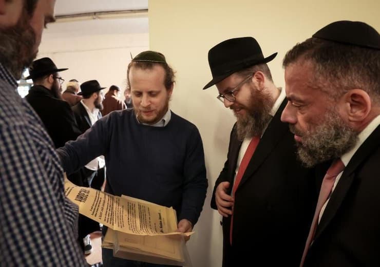 הטקס בבית הכנסת (צילום: EMIH הונגריה) הטקס בבית הכנסת