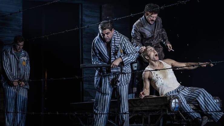 מתוך "זינגר" בקאמרי