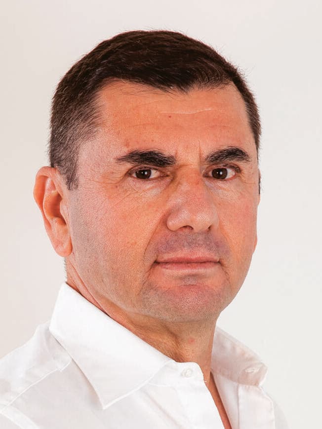 ג'וליאן סטרוסטה