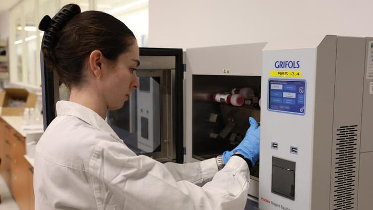 תהליך ייצור מוצרי דם בבנק הדם של מד"א