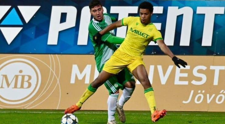 ליאם לוסקי לוחץ (האתר הרשמי של מכבי חיפה) ליאם לוסקי לוחץ