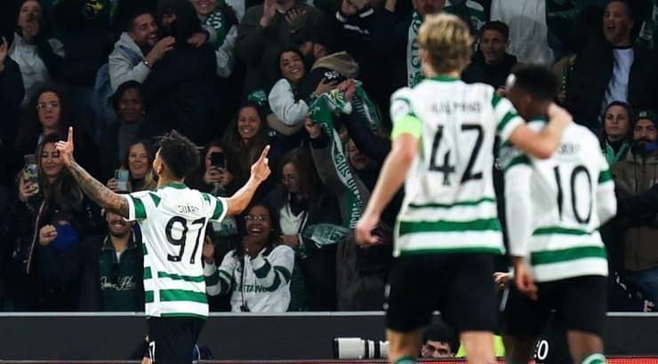 שחקני ספורטינג ליסבון חוגגים