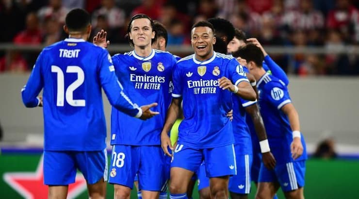 שחקני ריאל מדריד חוגגים