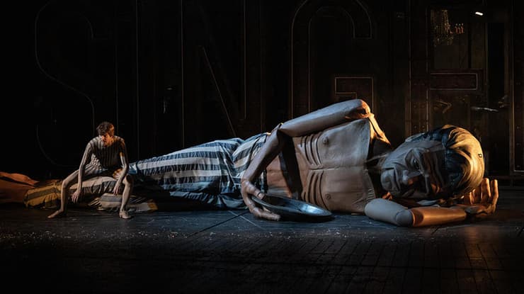 מתוך "זינגר" בקאמרי