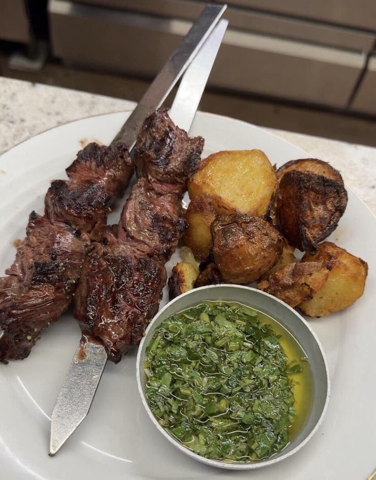 תפריט בהשפעה בלקנית (צילום: אבירם כץ) סוף