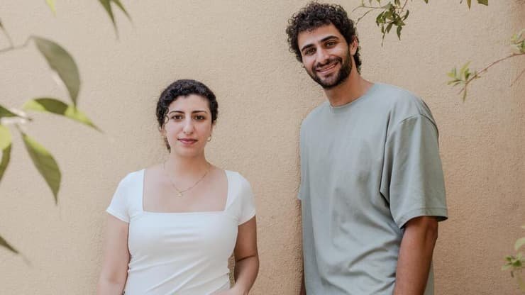 בוגרי קורס של VLU: תמר אלקובי, מנכלית gifts for good, דניאל לוי, סמנכ״ל תפעול gifts for good