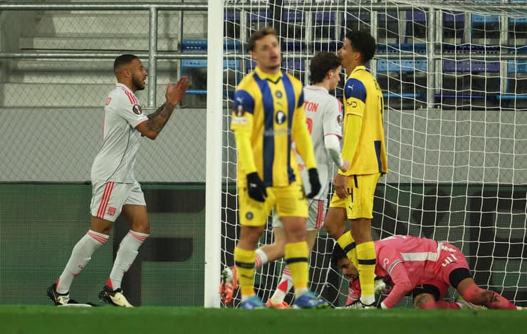 מכבי ת"א  מול ליון טוליסו