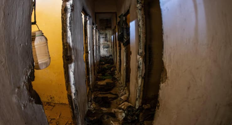 "לא כיף להיות אסיר סורי". בתוך הכלא