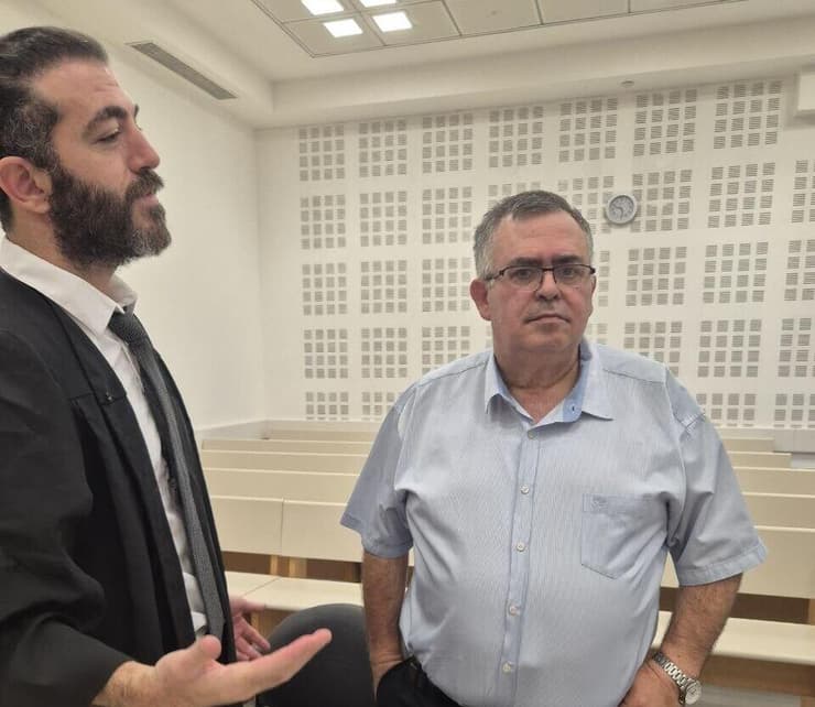 דוד ביטן מעיד בביהמ"ש בלוד בפרשת השחיתות שמעורב בה