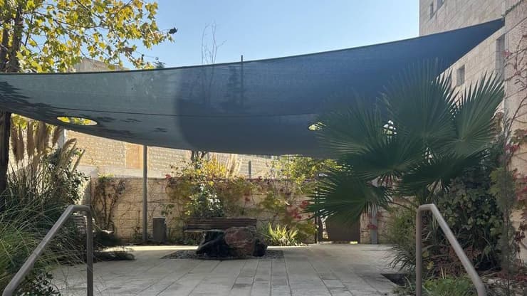 מרכז הגנה לין לקטינים מפגיעה מינית