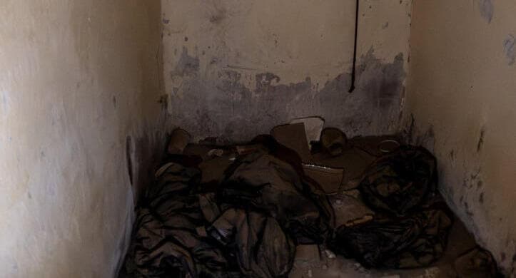 "לא כיף להיות אסיר סורי". בתוך הכלא