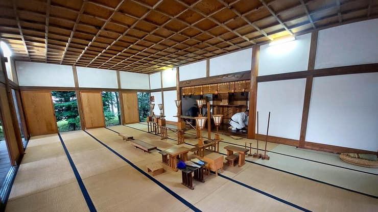 ניקוי מקדים ויסודי של המקדש, לקראת אירוע תפילה 